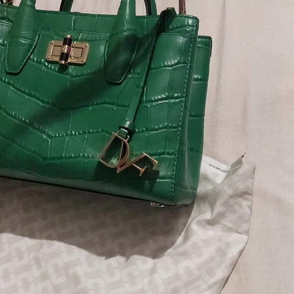 Diane Von Furstenberg Mini Viviana Emerald Embossed Croco Luxury Designe… - Picture 5 of 11
